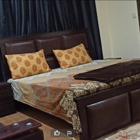 רוואלפינדי Evergreen Inn מראה חיצוני תמונה