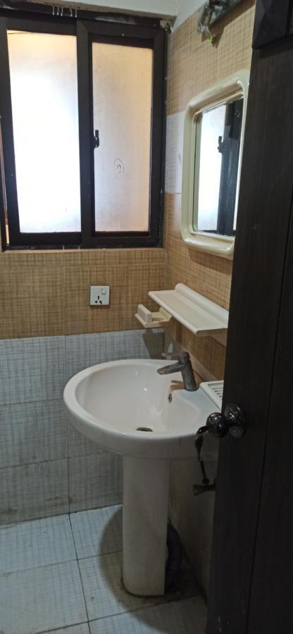 רוואלפינדי Evergreen Inn מראה חיצוני תמונה